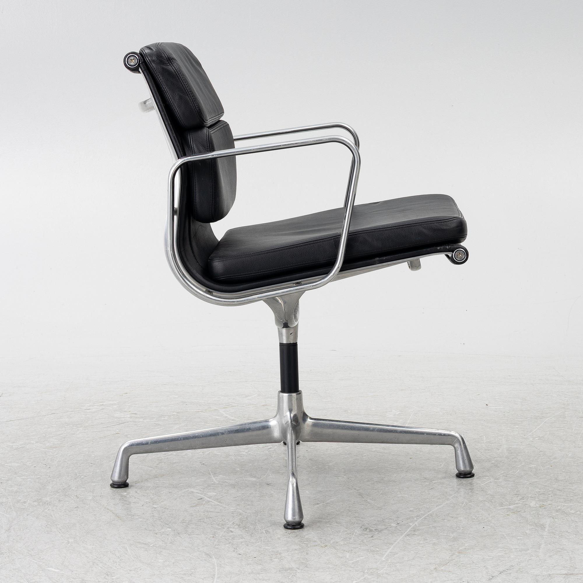 Charles & Ray Eames, Office chair, “EA208 Soft Pad Chair”, Vitra.