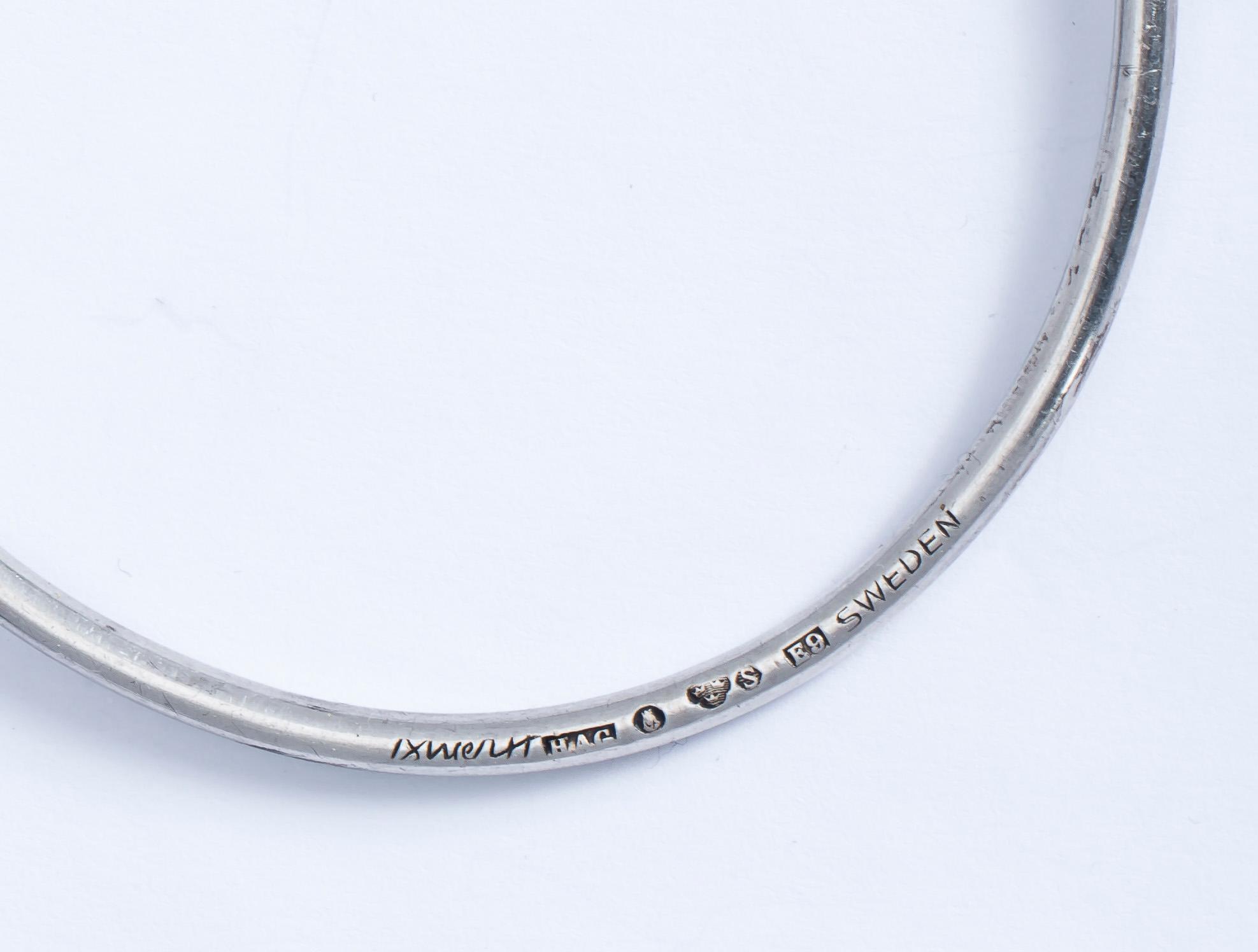 ARMRING, sterlingsilver med grön sten, Birger Haglund, Stockholm, 1955. Totalvikt ca 30 g.