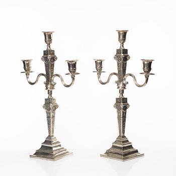 Kandelabrar, ett par, sterlingsilver, Louis XVI-stil, Lale Silverware & Co Ltd, Istanbul, Turkiet, 1900-tal.