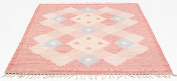 A flat wave rug, signed ILS, Alestalon Mattokutomo, Kauhava, Finland, c. 226 x 167 cm.