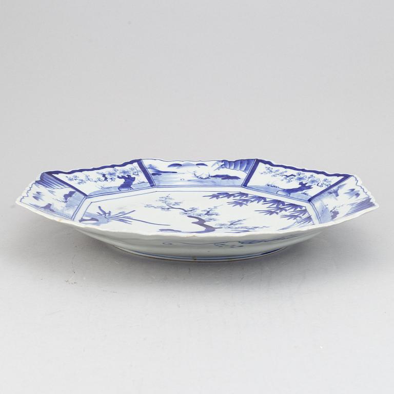 Two Japanese dishes, 20th Century.