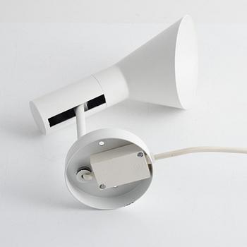 Arne Jacobsen, vägglampa, "AJ", Louis Poulsen, Danmark.