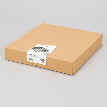 Eero Aarnio, kori, malli EA06 B "CrissCross", Alessi, 2013.