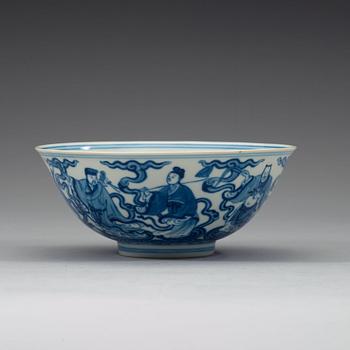 A blue and white bowl, Republic (1912-49) with Qianlongs sealmark.