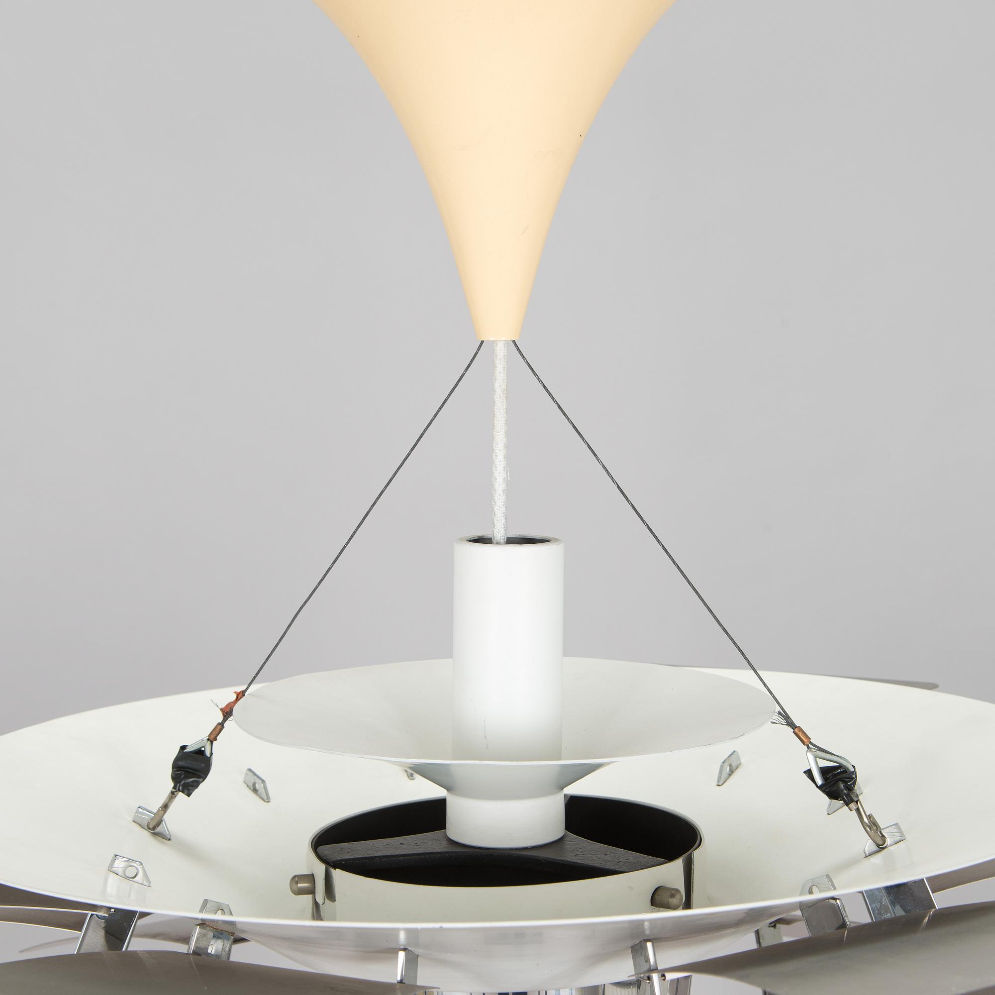 Poul Henningsen, kattovalaisin, "PH Artichoke / PH-Kotte", Louis Poulsen, Tanska, 1980-luku.