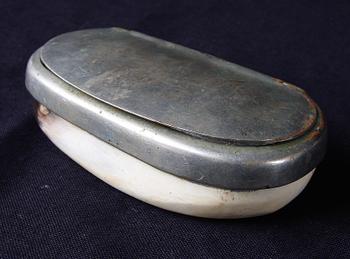 DOSOR , 10 st, flertal material bla mässing, nysilver, horn. 1800-1900-tal.