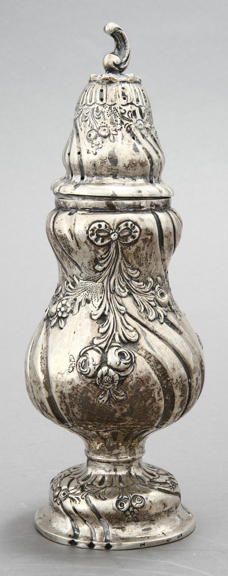 SOCKERRUSKA, silver, otydliga stämplar, 1900-tal. Vikt 348 gram.