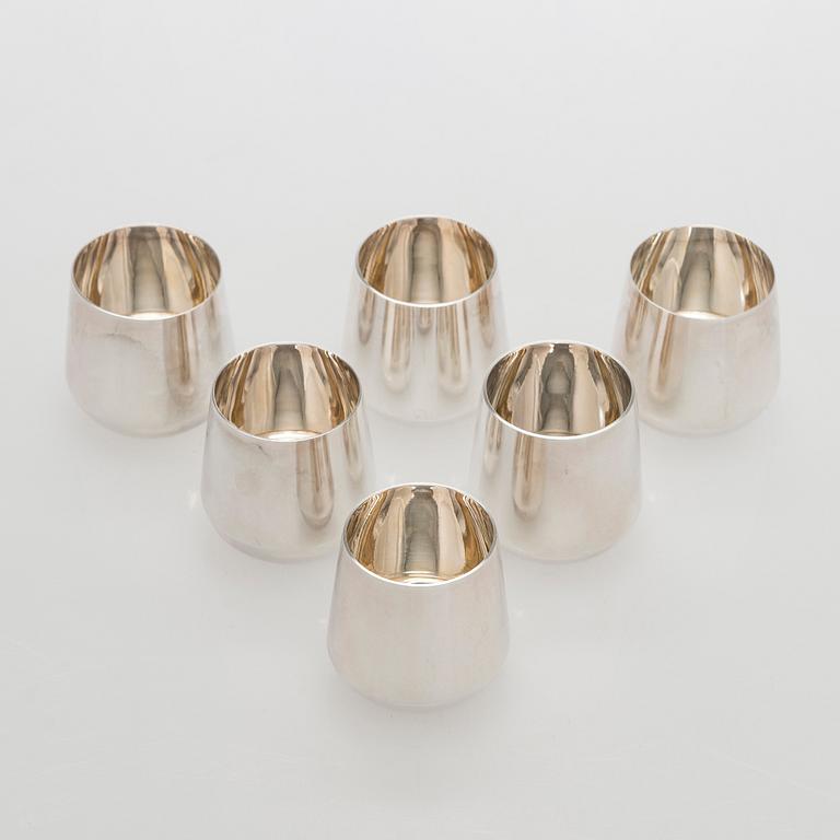 A set of six silver beakers, Auran Kultaseppä, Turku 1977 - 1990.