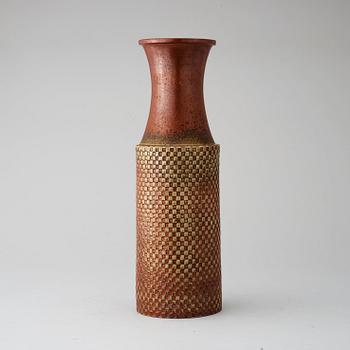 A Stig Lindberg stoneware vase, Gustavsberg Studio 1963.