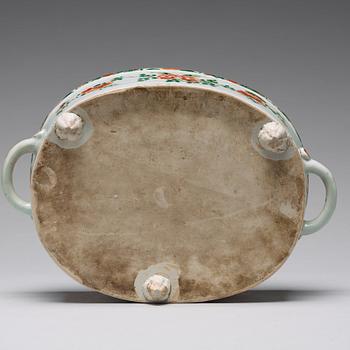 A famille verte Jardiniere/Basket, Qing dynasty, Kangxi (1662-1722).