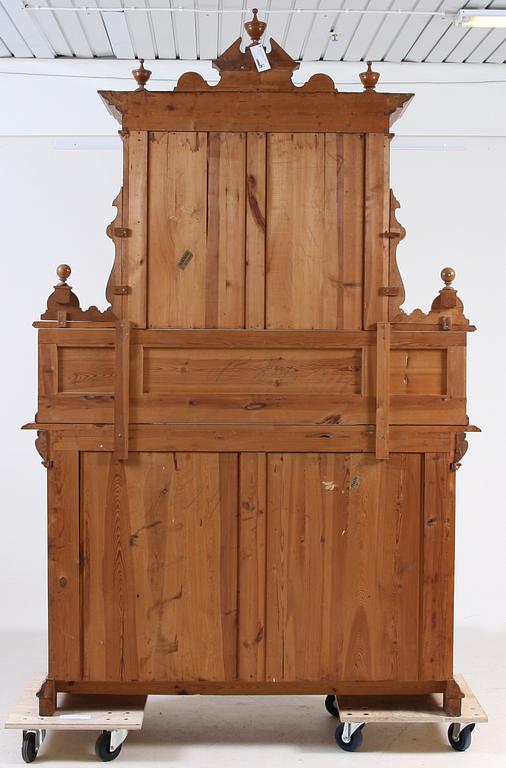 STOLPSKÄNK, nyrenässans, 1800-talets andra hälft.