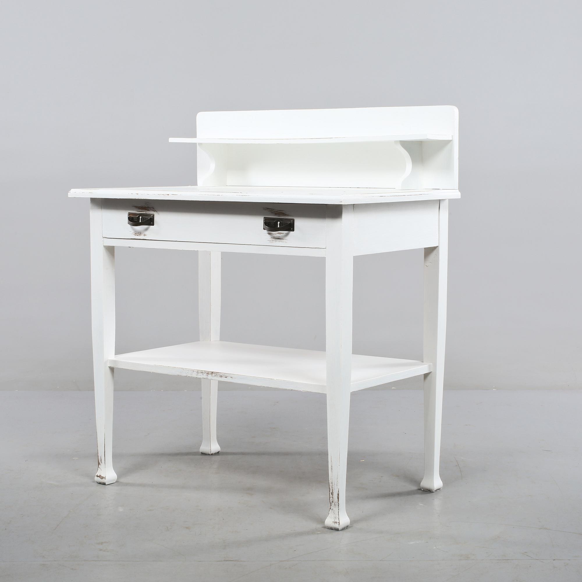 BORD/SKRIVBORD, jugend, 1900-talets första del.