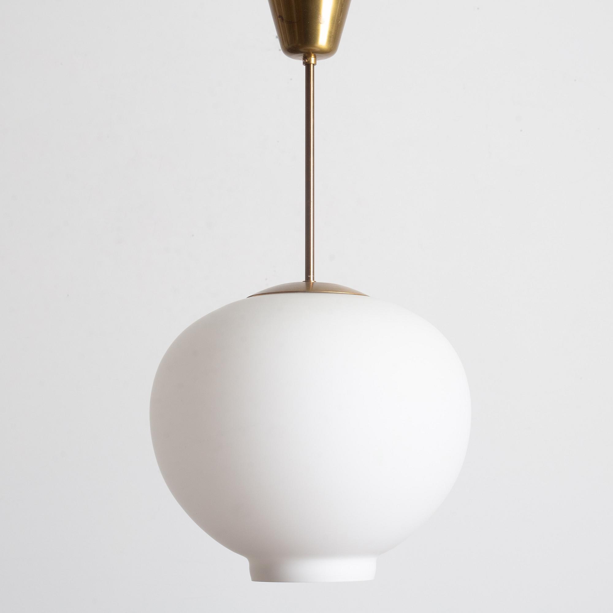 Harald Notini, eller Uno Westerberg, taklampa, modell "11907", Arvid Böhlmarks Lampfabrik, Stockholm, 1950-tal.