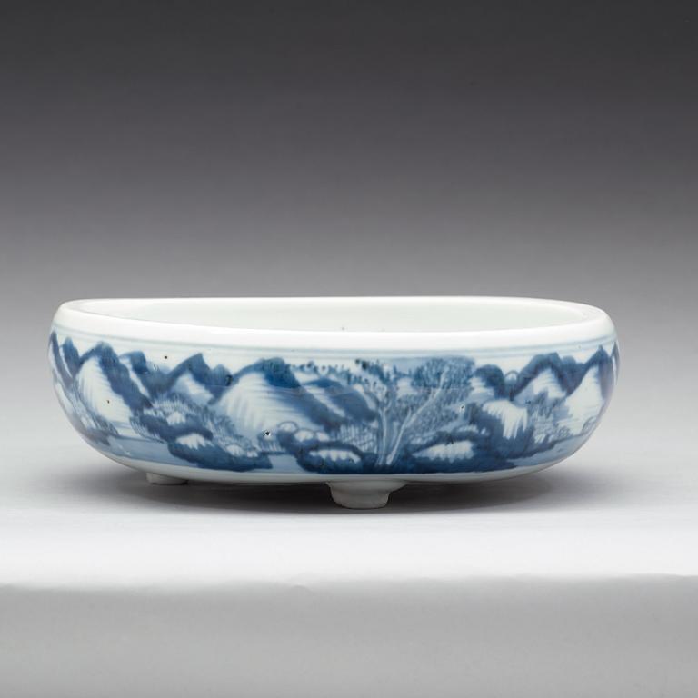A blue and white censer, Qing dynasty (1644-1912).
