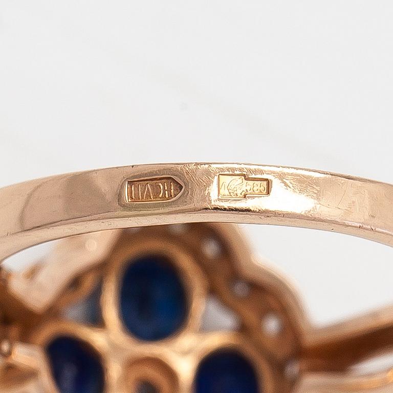 Sormus, 14K kultaa, safiireja sekä timantteja yht. n. 0.55 ct. Venäjä, 2000-luku.