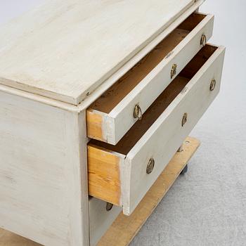 A chest of drawers, Gustavian style, 19th century.