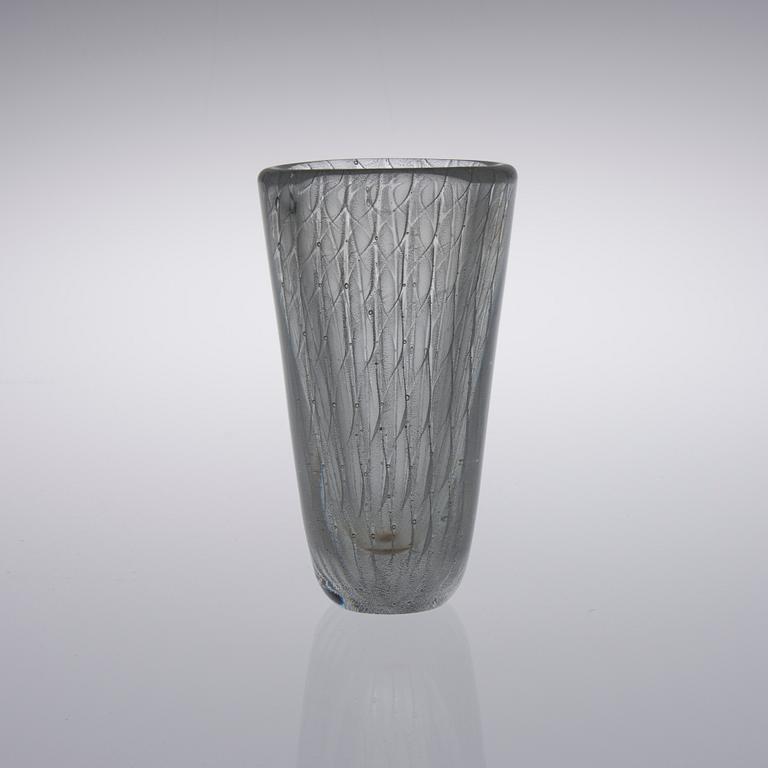 VAS, glas, "Harso KF 108", signerad K. Franck Nuutajärvi Notsjö -57.