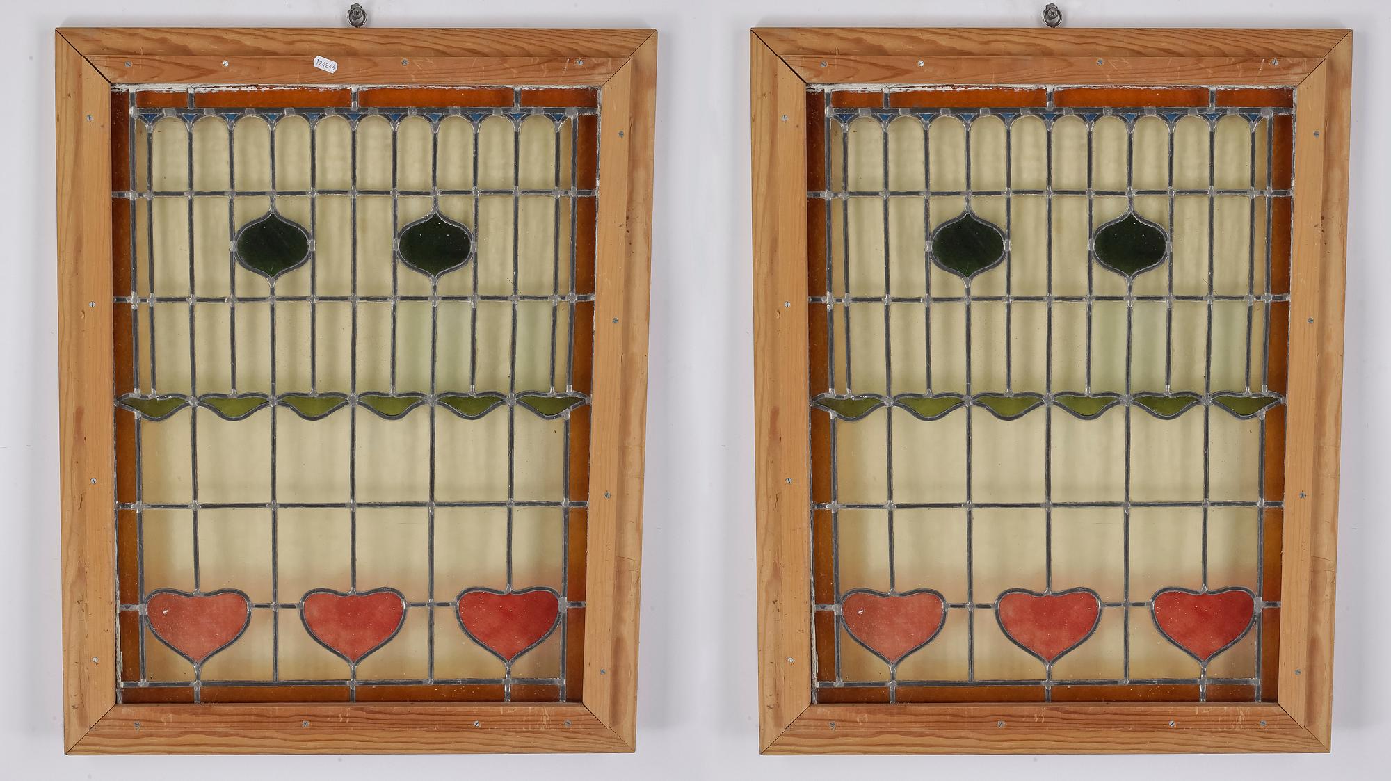 BLYGLASFÖNSTER, ett par, 1900-tal.