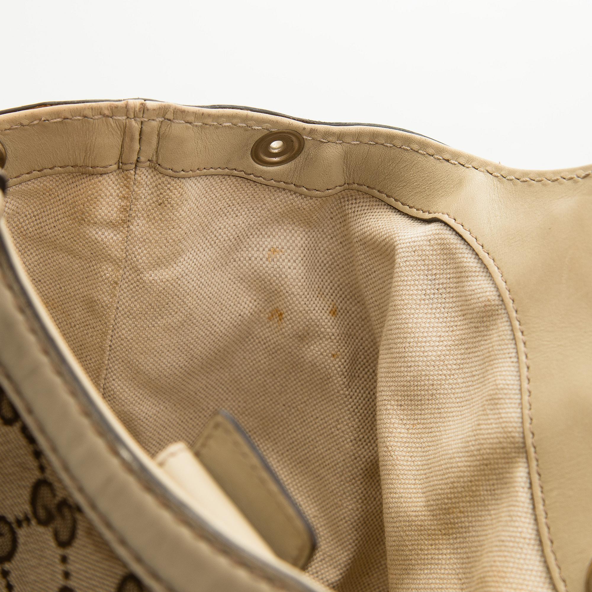 Gucci, a 'Sukey' bag.