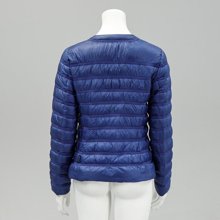 Moncler, dunjacka, storlek 2.