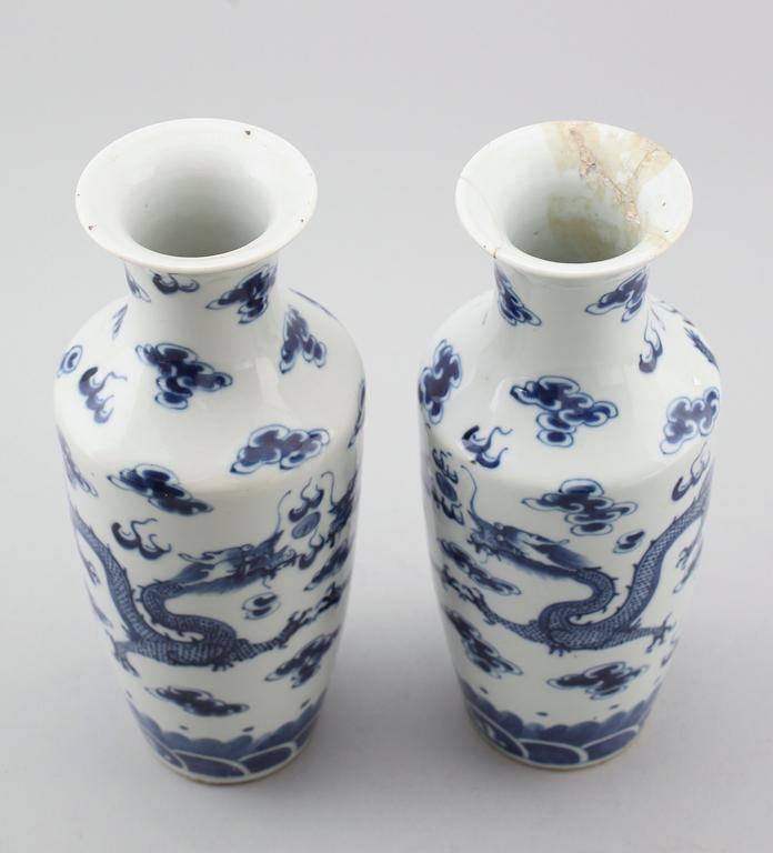 VASER, 1 par, porslin, Kina, 1700-/1800-tal.
