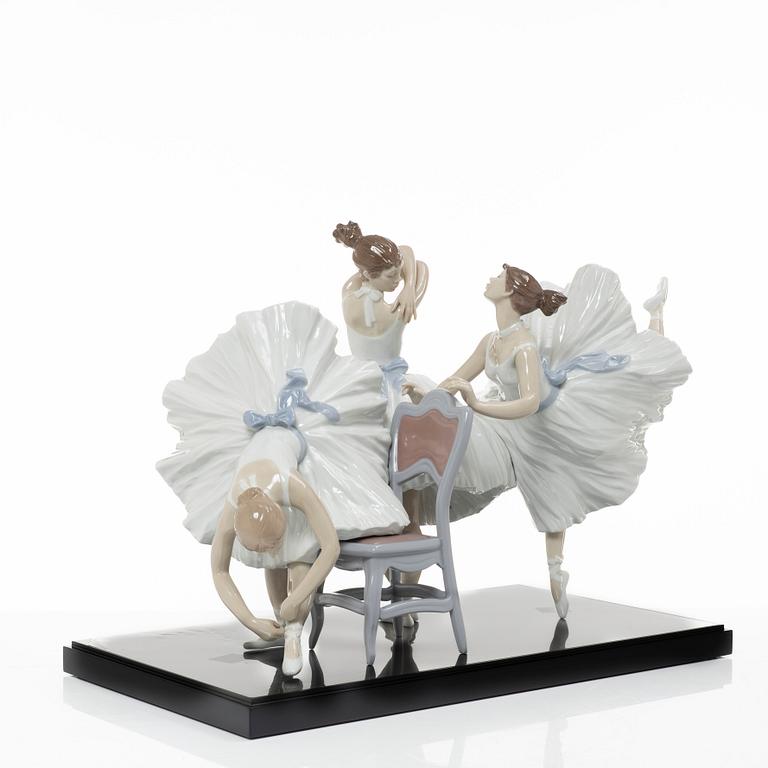 José Luis Santes, figurine, "Backstage ballet", Lladró, Spain.