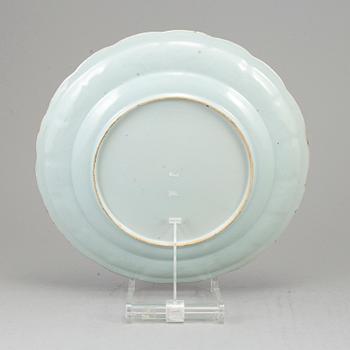 A large blue and white figural dish, Qing dynasty, Qianlong (1736-95).