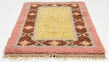 A knotte pile rya, Sweden, 1940s, c. 99 x 59 cm.