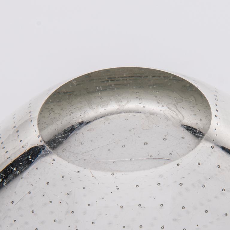 VAS, glas, signerad med syrapenna G. Nyman, Nuutajärvi, daterad 1947.