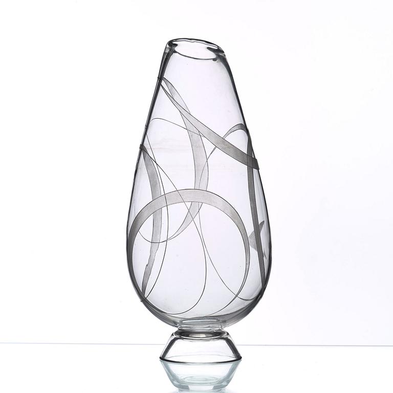Vicke Lindstrand, an engraved glass vase, Kosta 1950's.