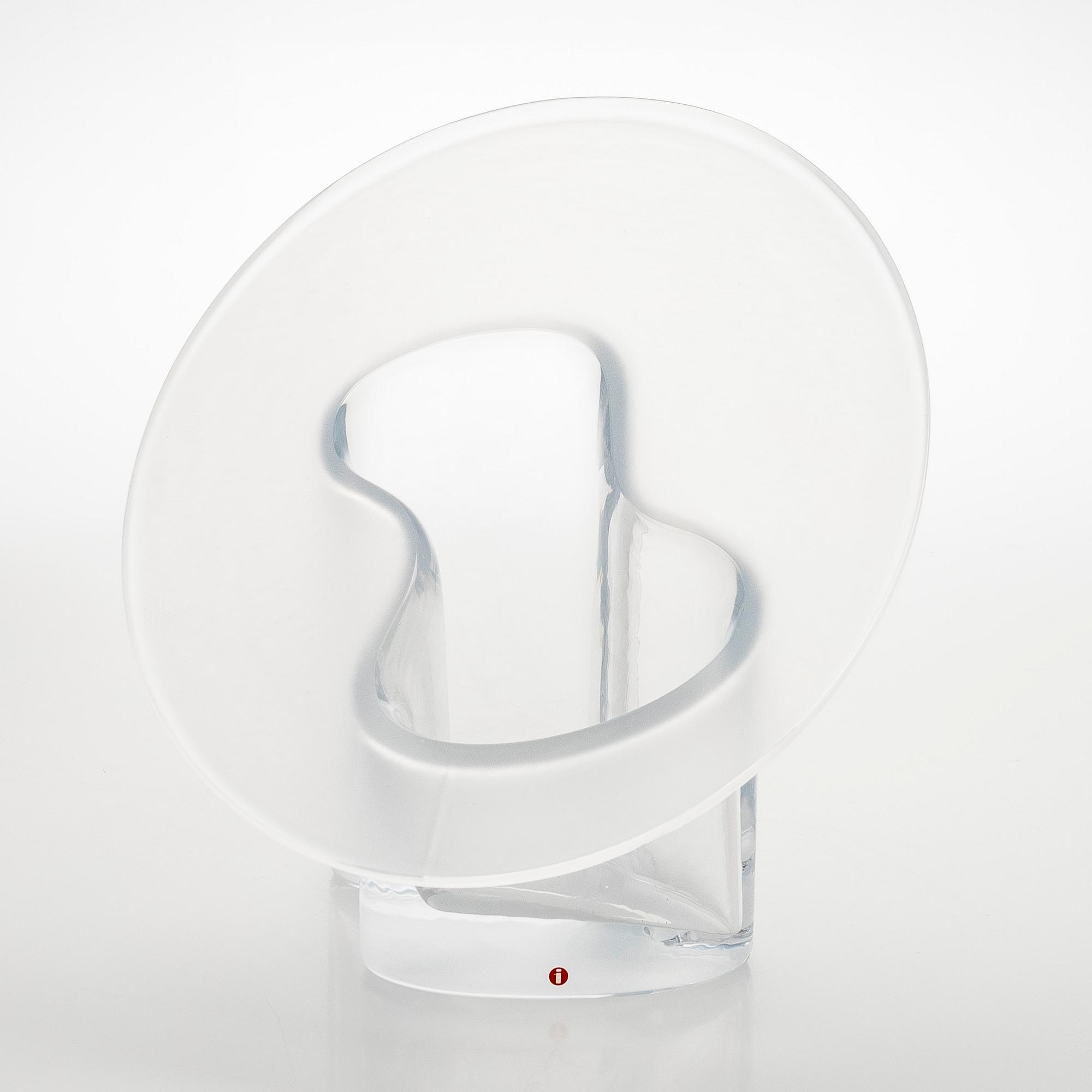 Timo Sarpaneva, A glass vase signed Timo Sarpaneva Iittala 1993 265/1000.