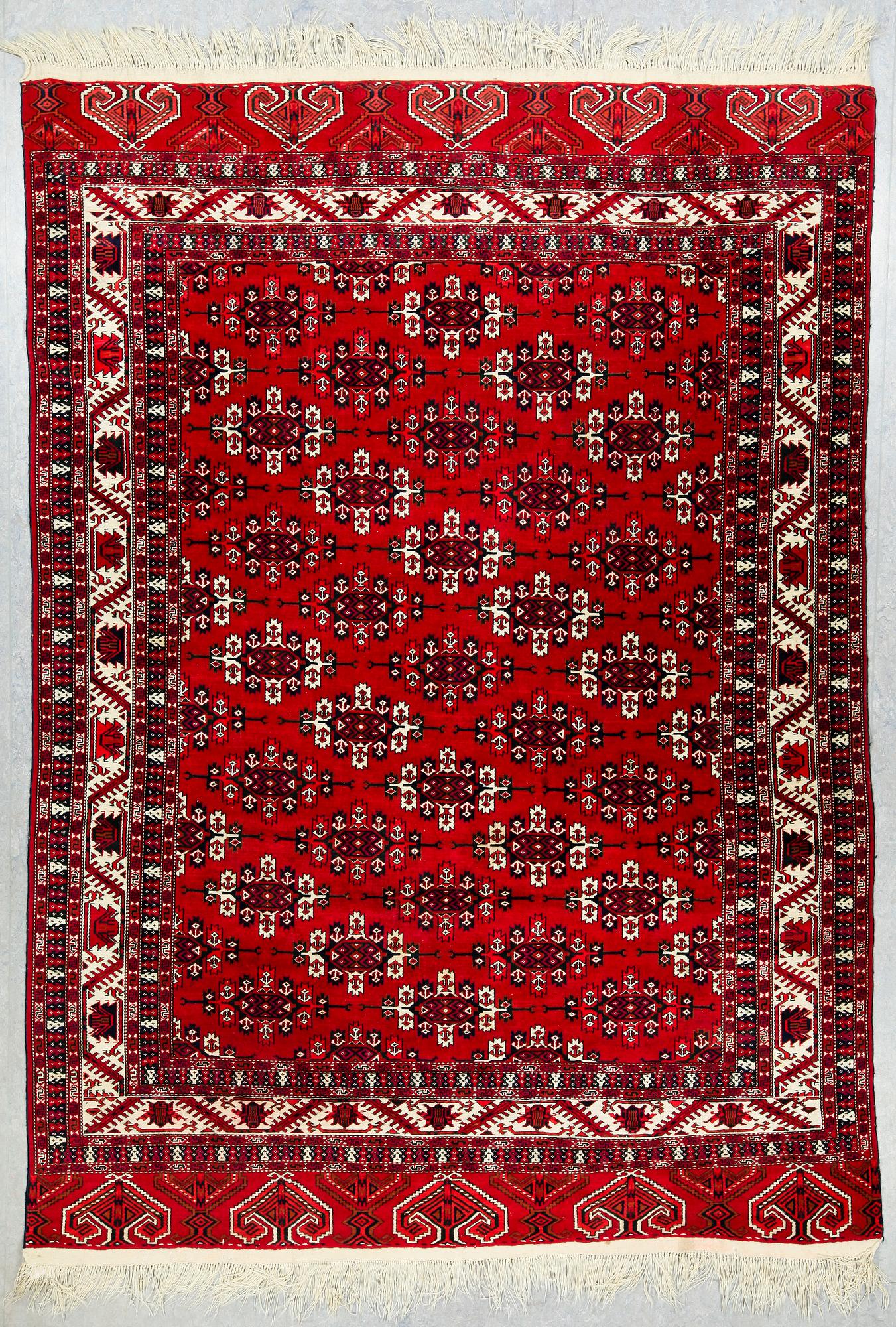 MATTA, old Yomoud. Ca 265 x 200.