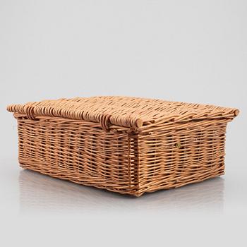 Mulberry, a picnic basket, late 20th Century.