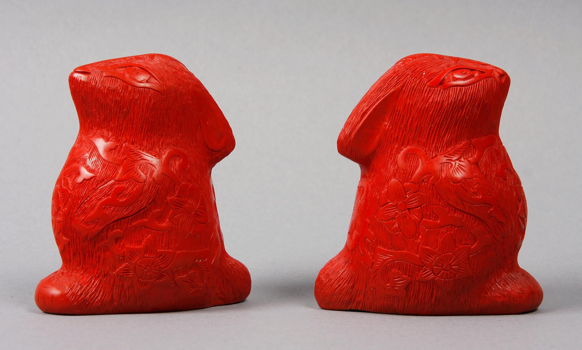 FIGURINER, ett par, lack, Kina, 1900-tal.