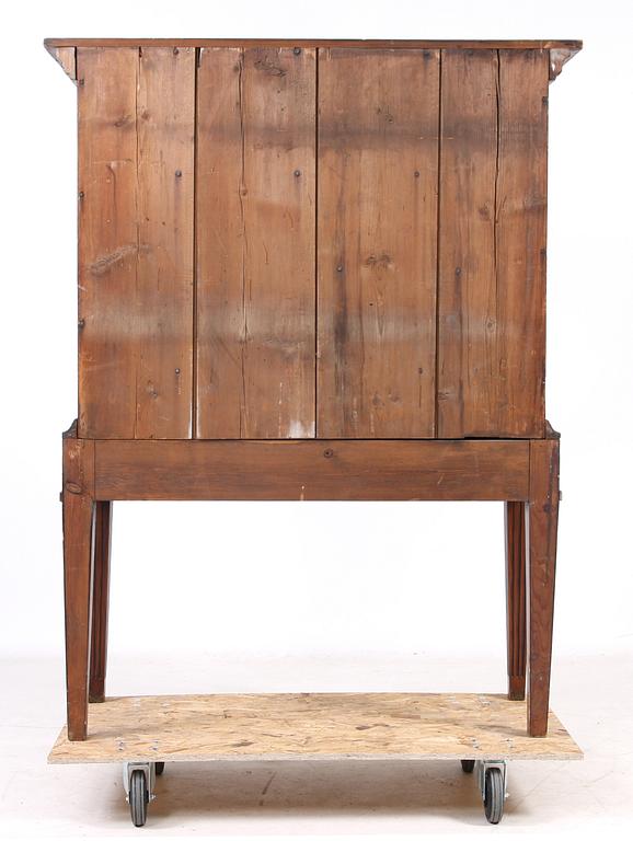 SKÅP, delvis 1700-tal.