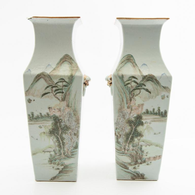 Vases 1 pair China late 19th century porcelain.