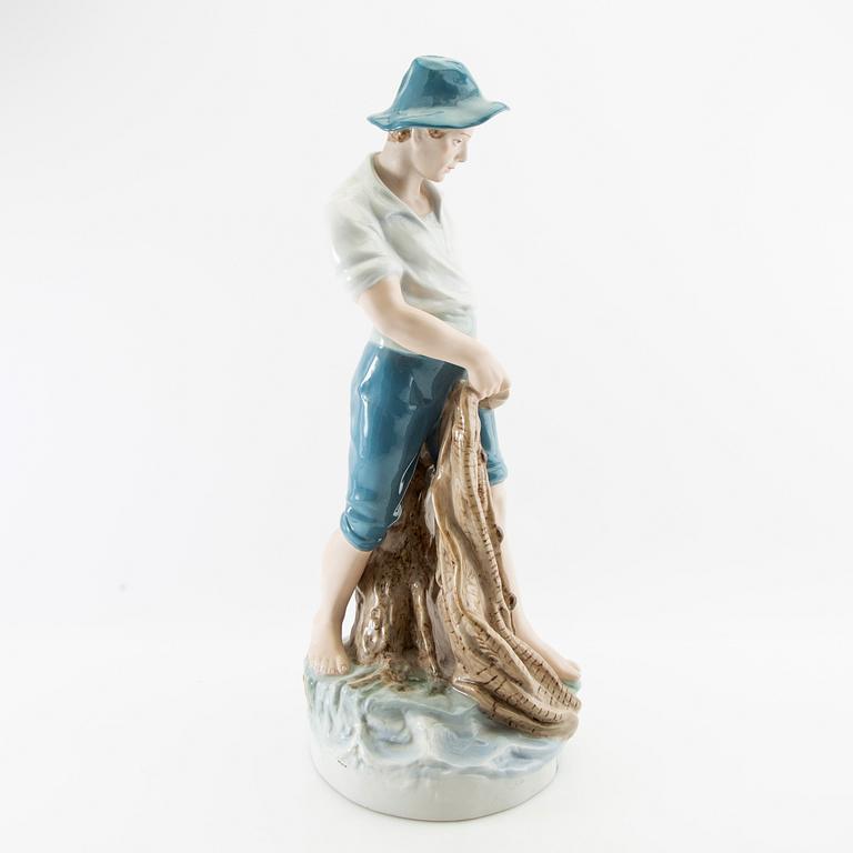 Figure Royal Dux 20th century porcelain.