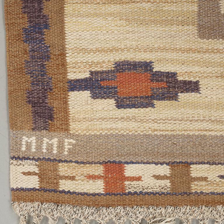 A CARPET, "Ljusa mattan", flat weave, 284,5 x 203,5 cm, signed MMF.