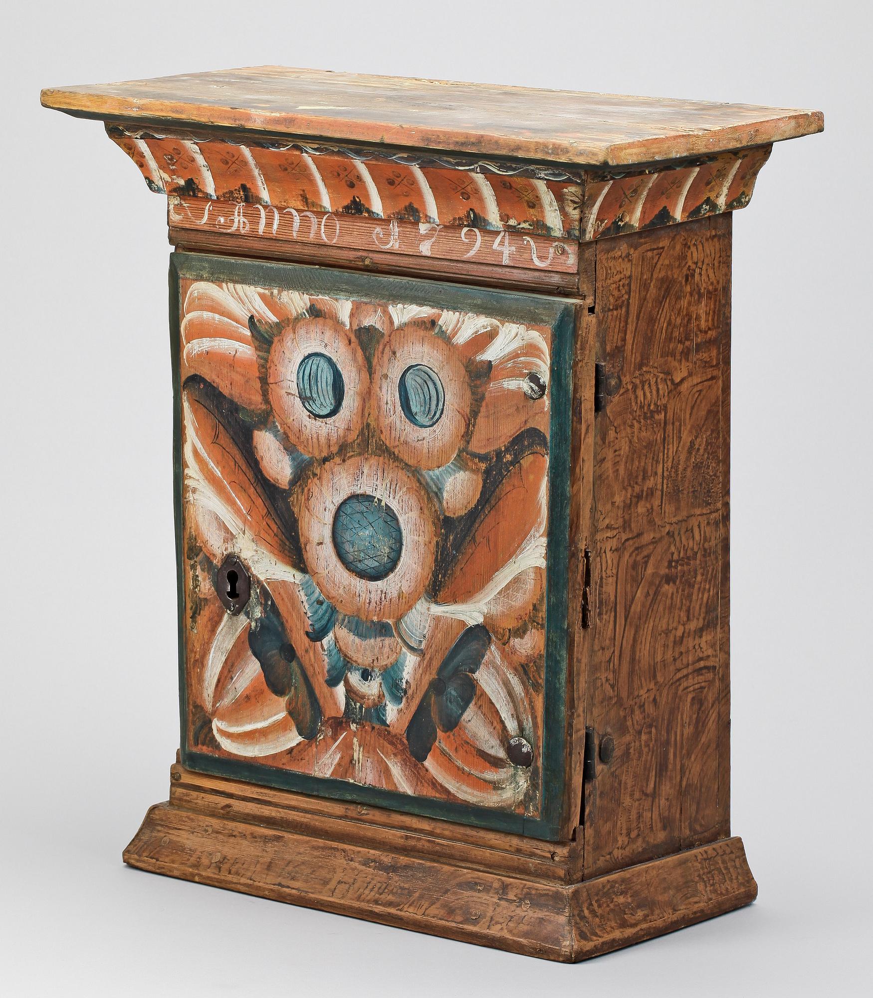 HÄNGSKÅP, allmoge. Rättvik, Dalarna. Dat 1794.