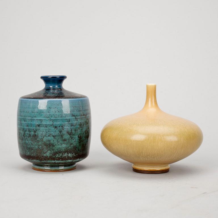 VASER, 2 st stengods, Berndt Friberg, Gustavsberg, signerade.