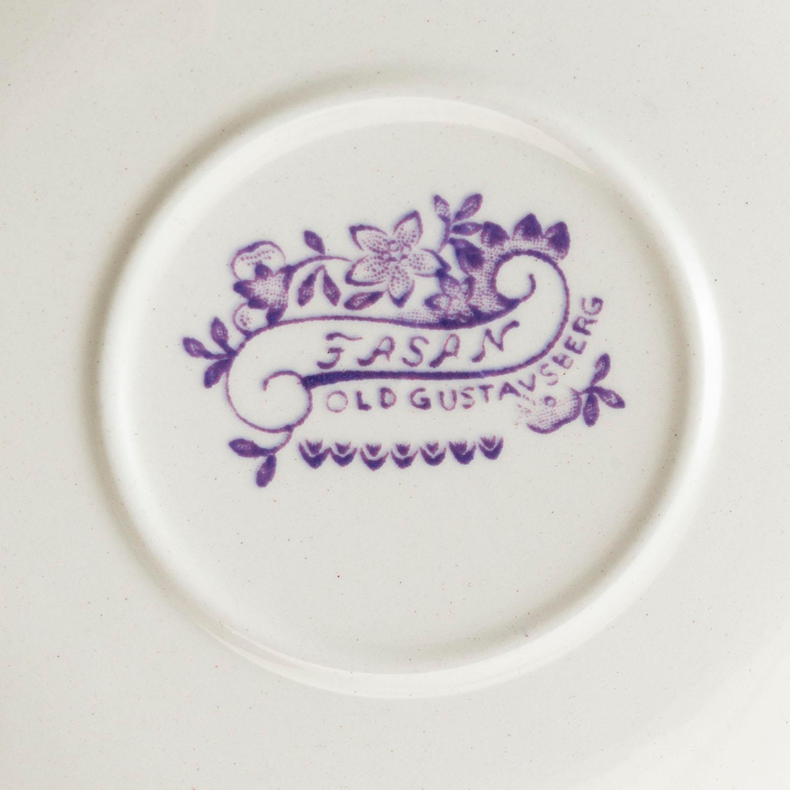 a 93 part 'Asiatic Pheasant' earthenware service by Gustavsberg.