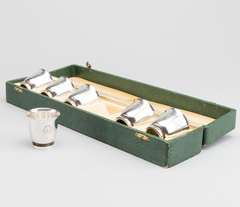 SUPKOPPAR / BÄGARE, 6 st, silver, Carl Fredrik Carlman, 1949.