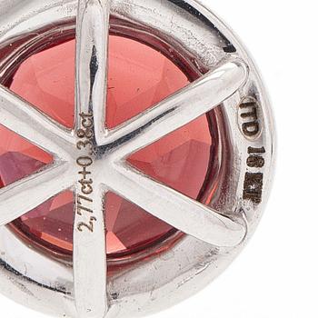 Kaulakoru, 18K valkokultaa, fasettihiottu granaatti ja timantteja.