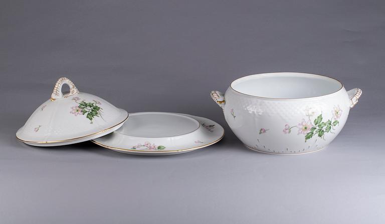 SOPPTERRIN PÅ FAT, porslin, Bing & Gröndahl.