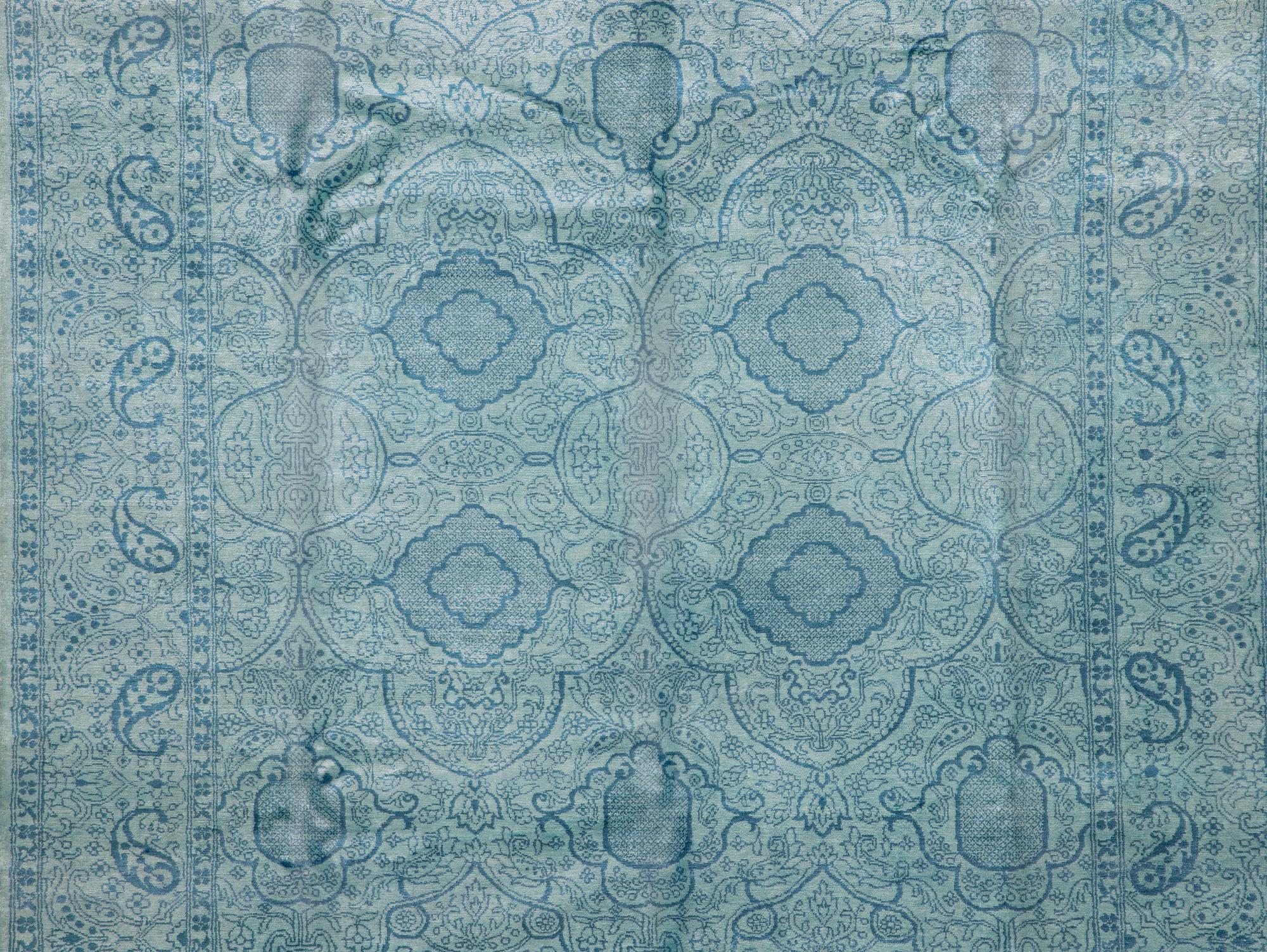 Matta, sk Bambu Silke, ca 306 x 243 cm.