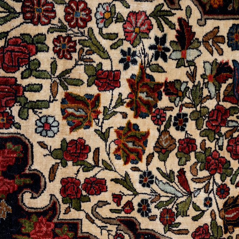 Carpet, antique Bidjar, approx. 256 x 156 cm.