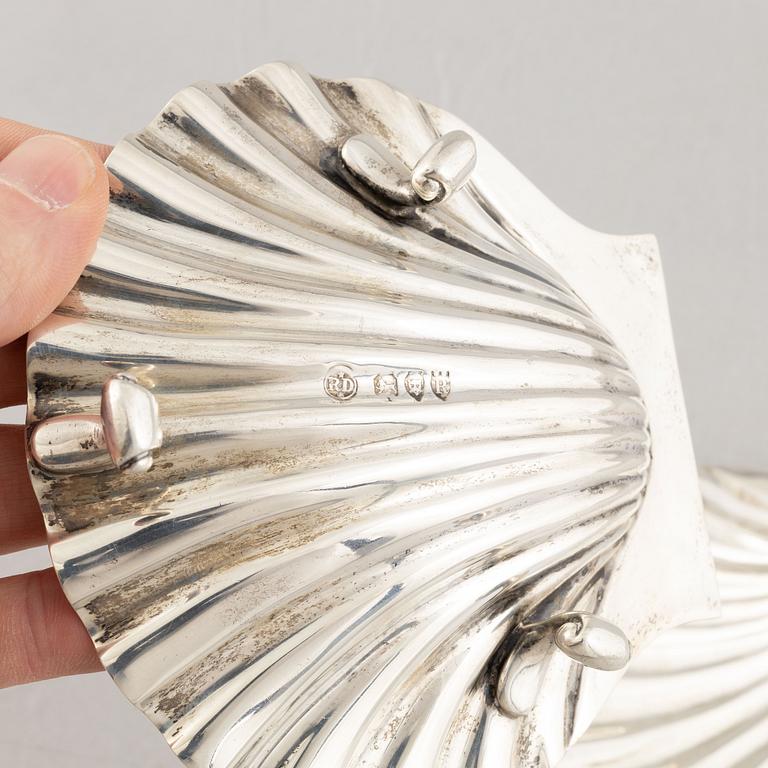 A pair of silver shell-shaped bowls, mark of Robert Dicker, London 1892.