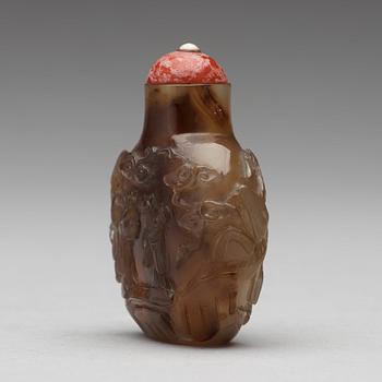 An Agathe snuff bottle, presumably late Qing dynasty.