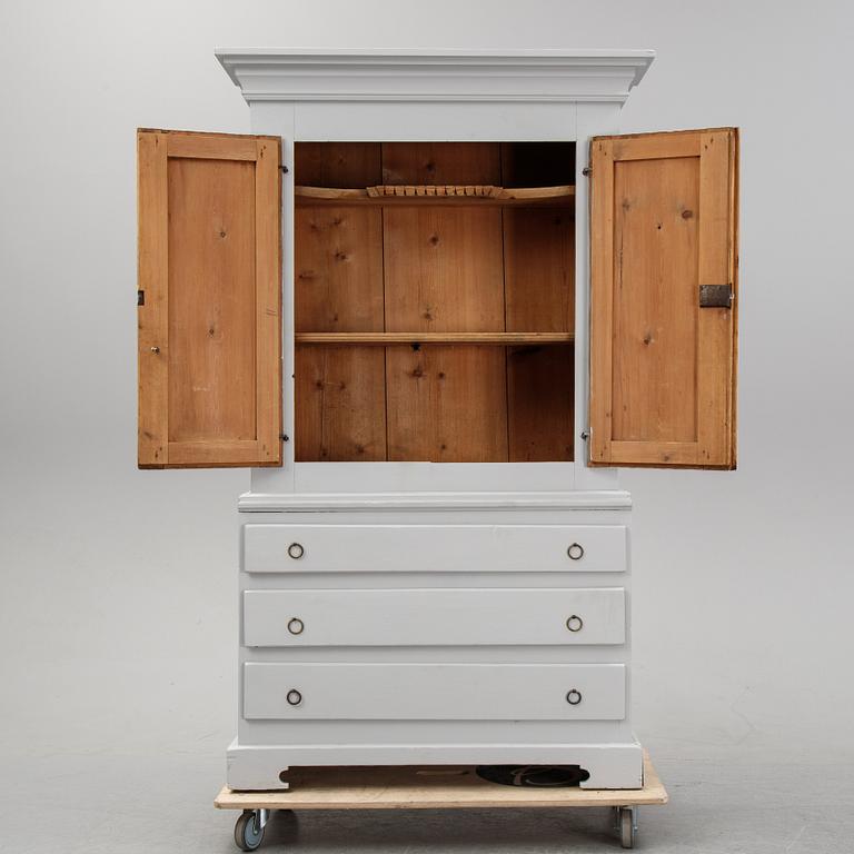 A 18/19th Century painted cabinet.