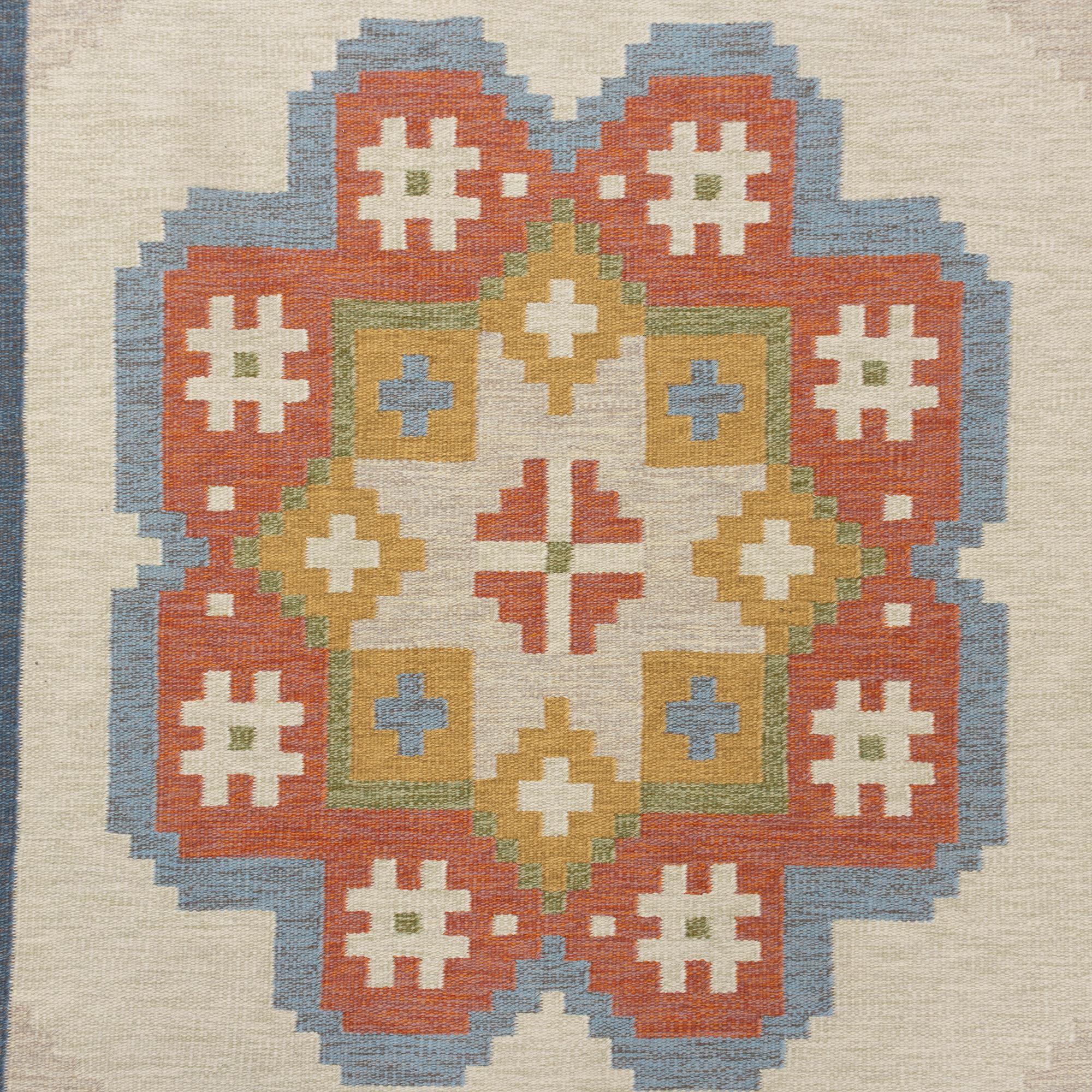 Erik Lundberg, a flat weave rug, Vävaregården, Eringsboda, approx. 249 x 169 cm.